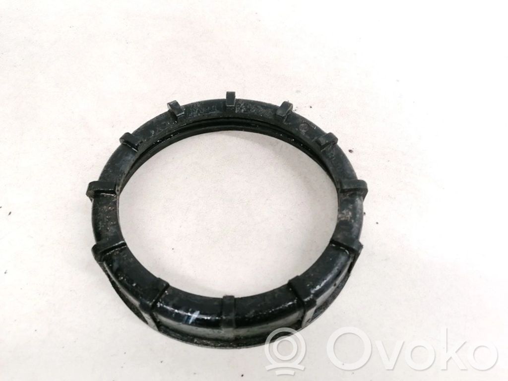 Volkswagen PASSAT B5 Inel/piuliță fixare pompă combustibil înecată