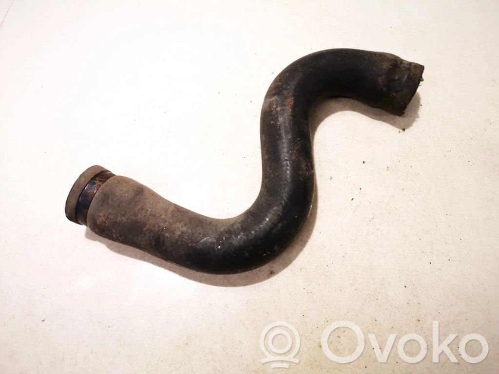 Audi A4 S4 B5 8D Tubo flessibile del liquido di raffreddamento del motore 