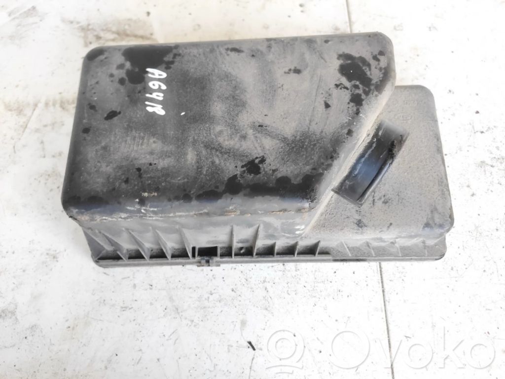 KIA Carens I Ilmansuodattimen kotelo 