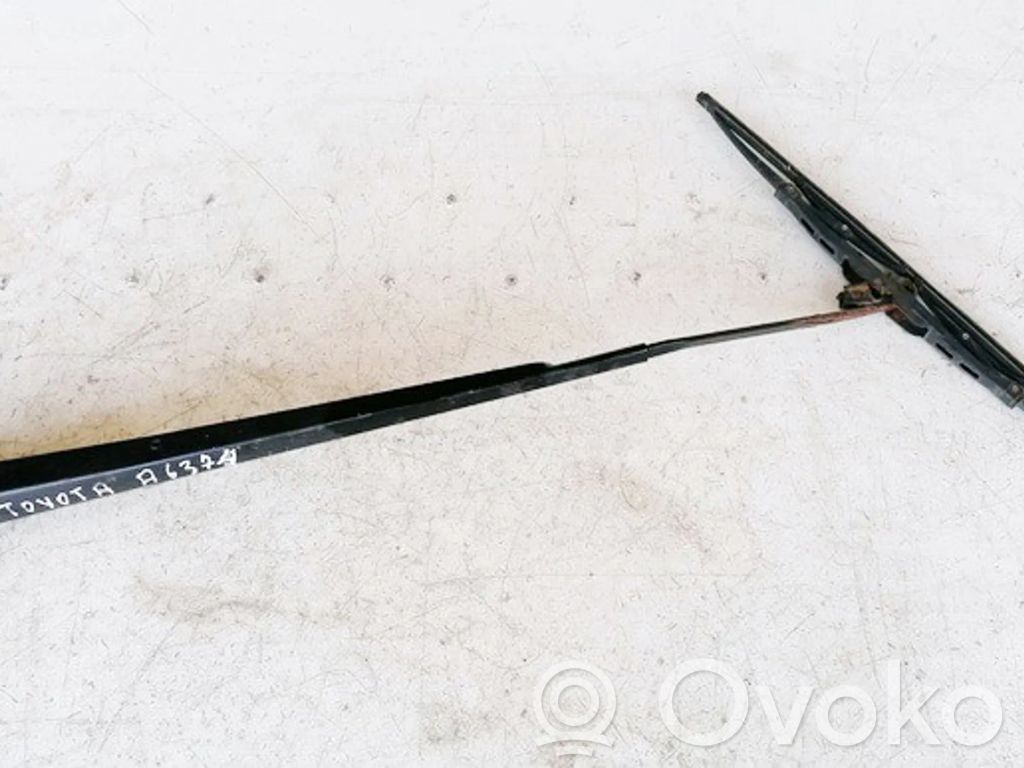 Toyota Corolla Verso E121 Braccio della spazzola tergicristallo anteriore 