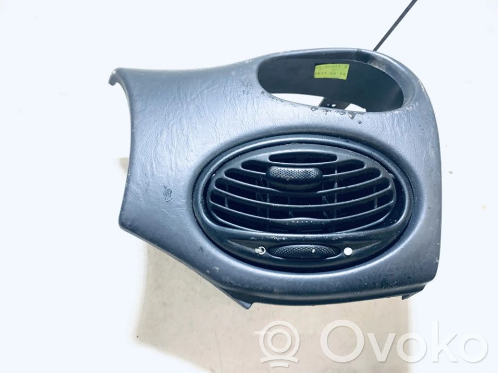 Ford Focus Rejilla de ventilación central del panel 