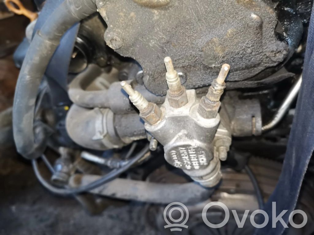 Volkswagen PASSAT B5 Tubo flessibile del liquido di raffreddamento del motore