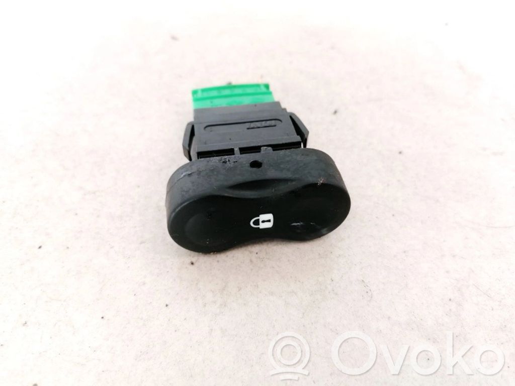 Dacia Sandero Botón interruptor de bloqueo de puertas 