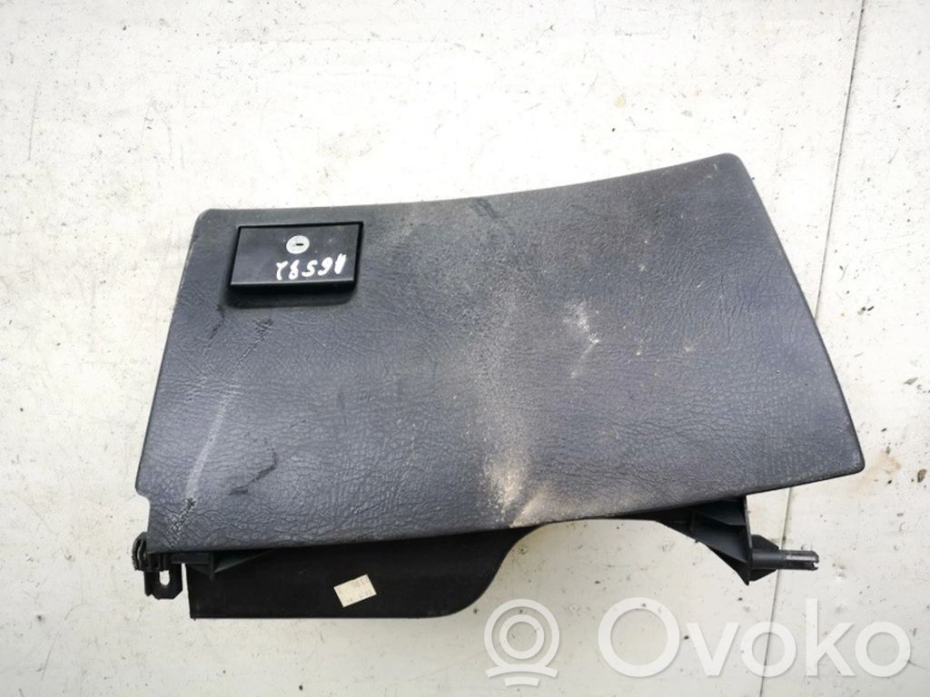Audi 80 90 S2 B4 Handschuhfach 