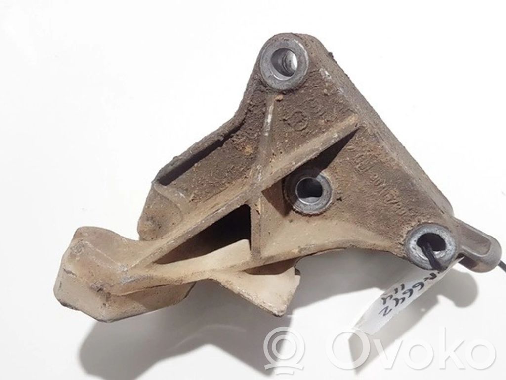 Engine mounting bracket   90496729,90496729