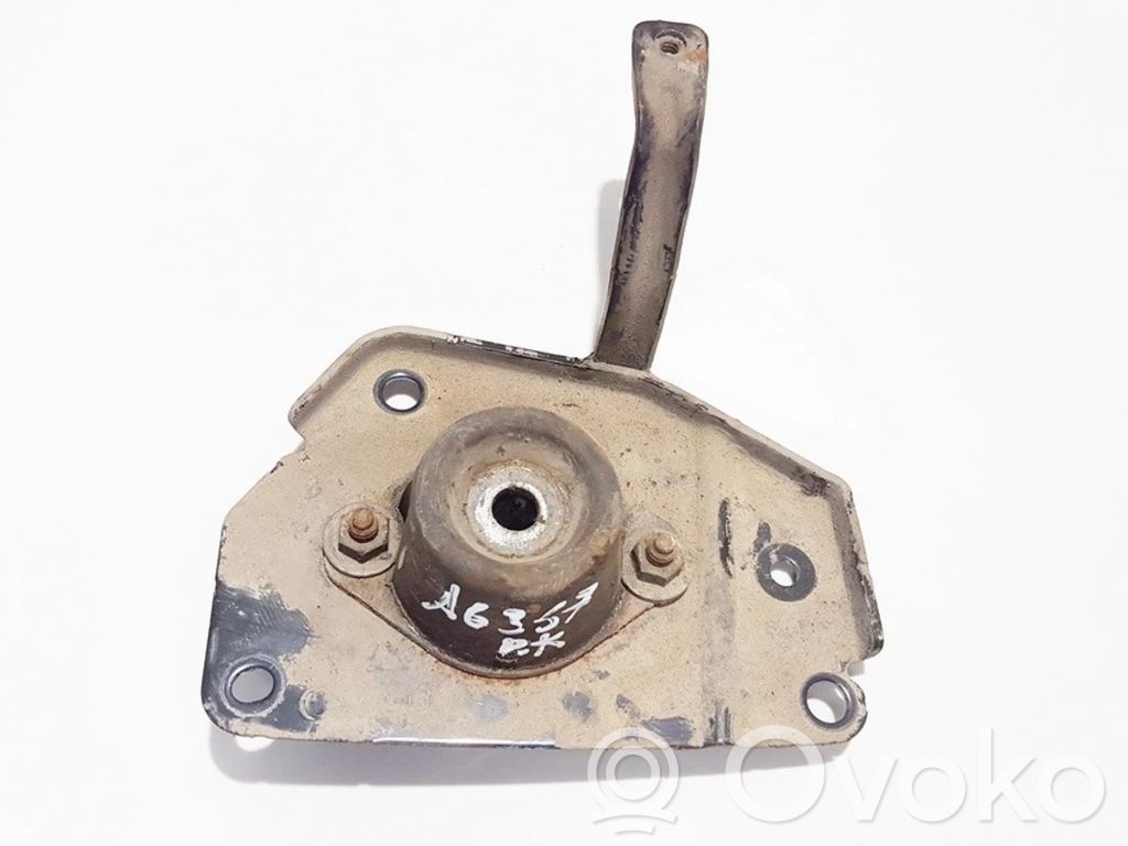 Engine mount bracket   9682731780,96827317800R,9682731780,96827317800R,KA907202