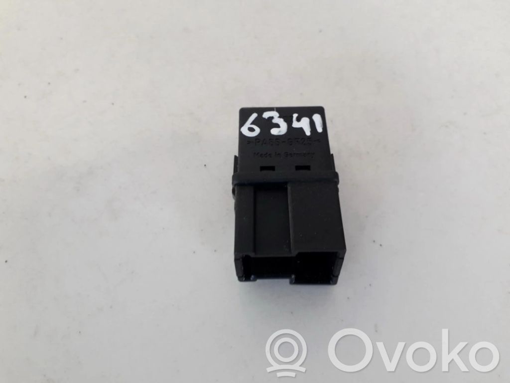 Altri relè   MB953382,V23074,MB953382,V23074