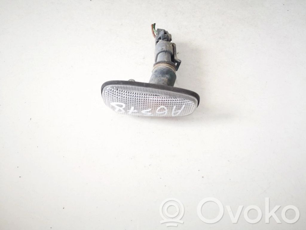 Opel Zafira A Kierunkowskaz błotnika przedniego 