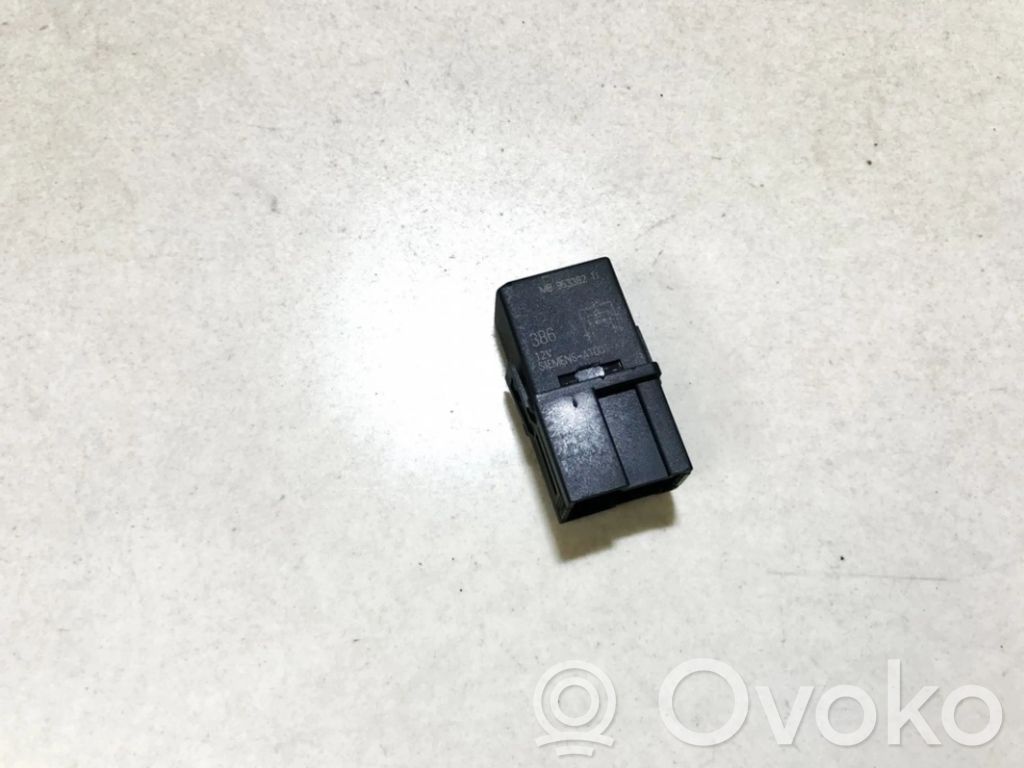 Altri relè   MB95338211,MB95338211