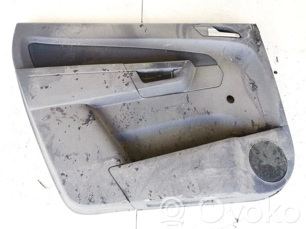 Opel Zafira B Takaoven verhoilu