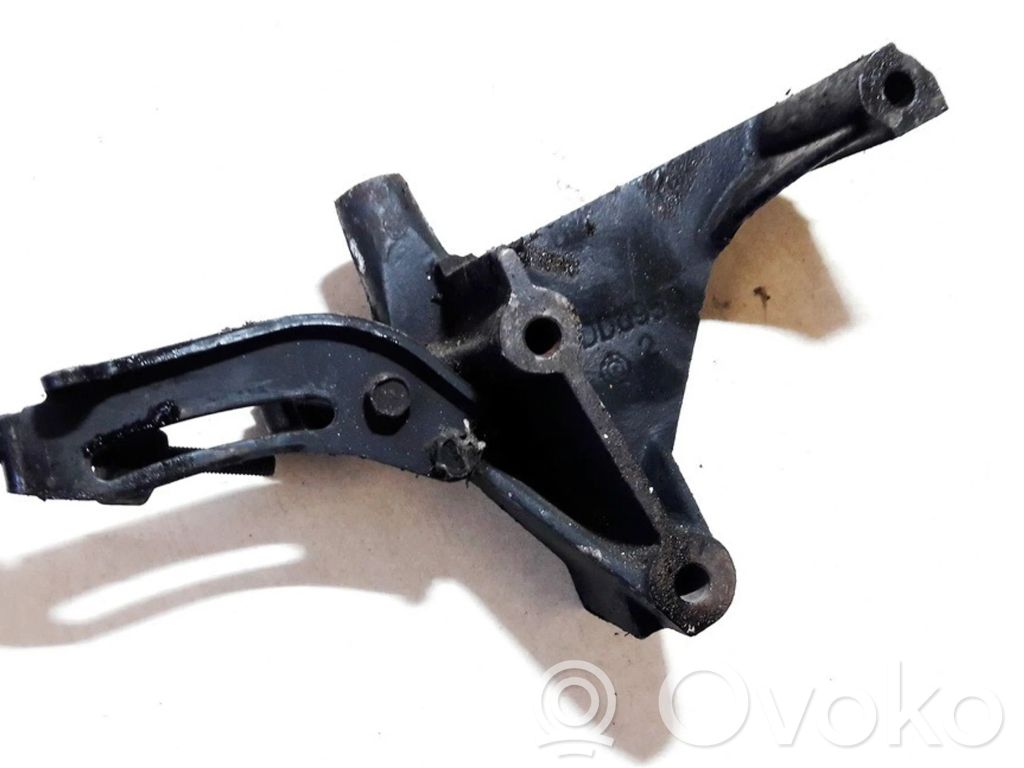 Nissan Primera Variklio tvirtinimo kronšteinas 