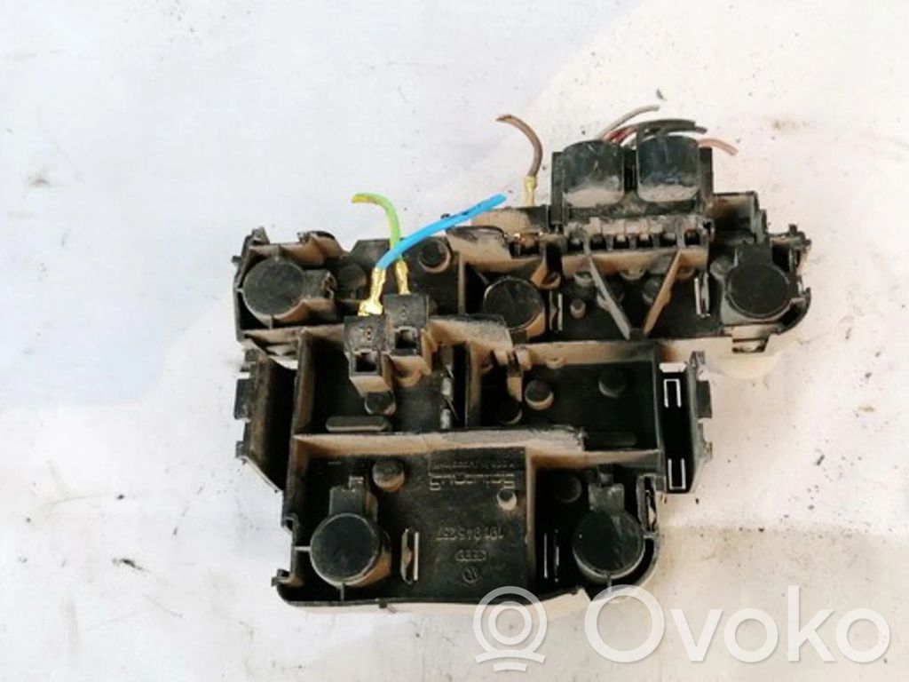 Volkswagen Golf II Takavalon polttimon suojan pidike