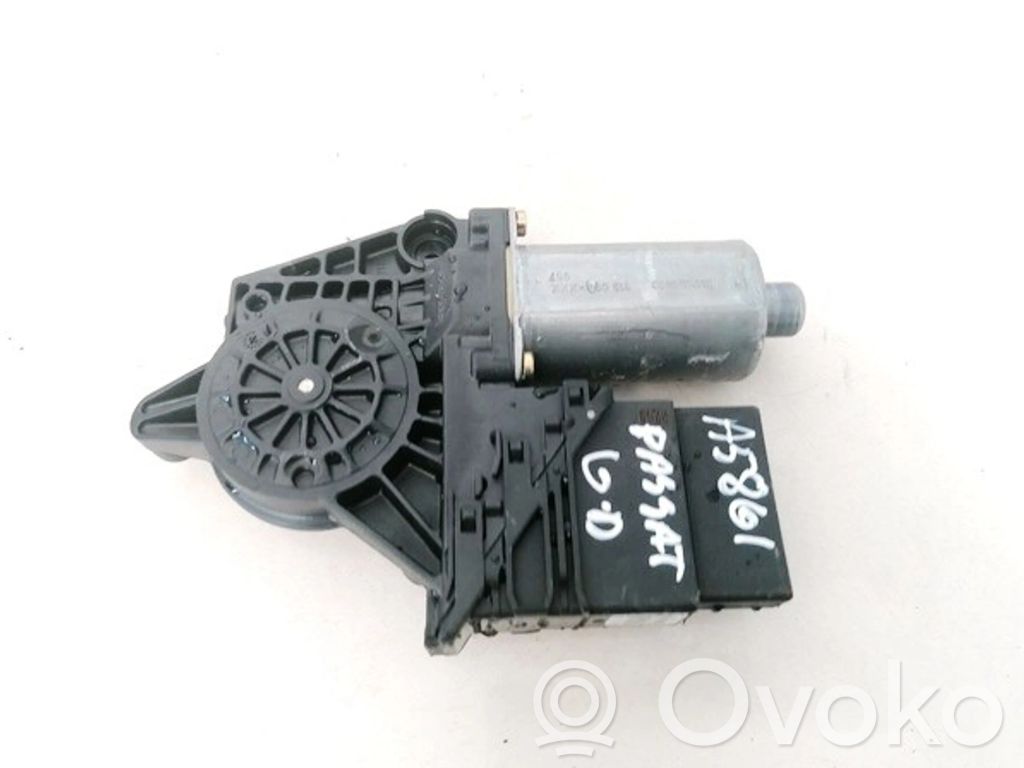 Volkswagen PASSAT B5 Motor macara geam ușă spate 