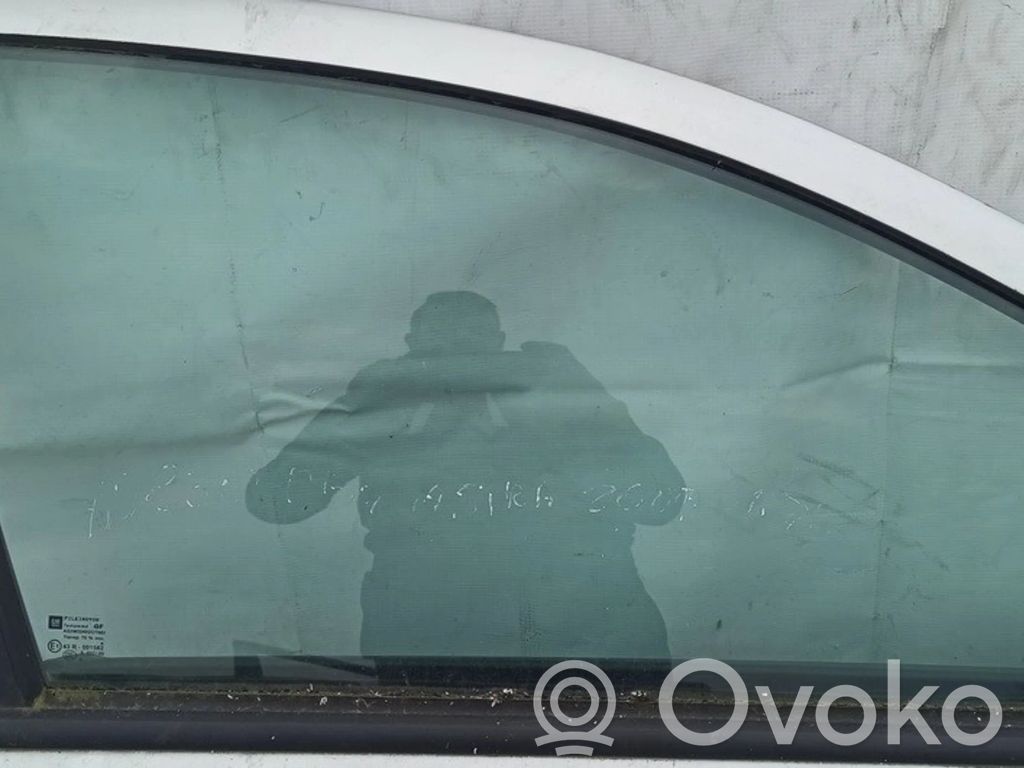 Opel Astra H Vitre de fenêtre porte avant (4 portes)