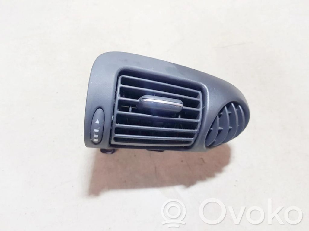 Mercedes-Benz C W203 Rejilla de ventilación central del panel