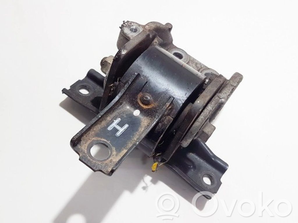 Mitsubishi Outlander Engine mount bracket 