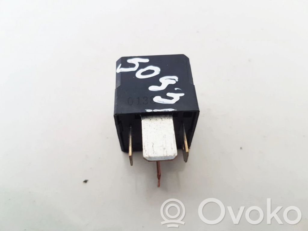 Otros relés   7M0951253A,95VW105705CA,7M0951253A,95VW105705CA
