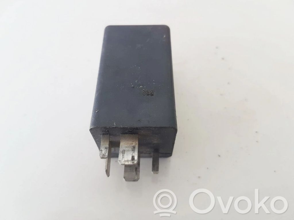 Volkswagen PASSAT B3 Muu rele 