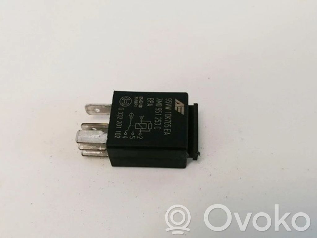 Otros relés   7M0951253C,0332201102,0332201102,7M0951253C