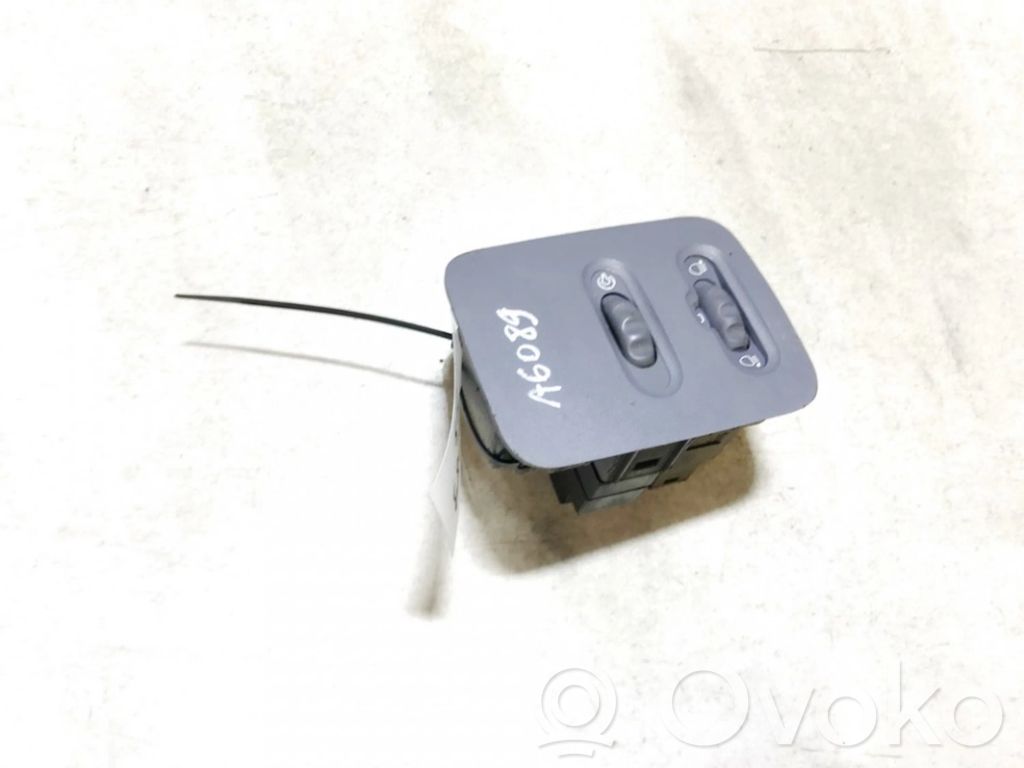 Renault Clio II Headlight level height control switch 