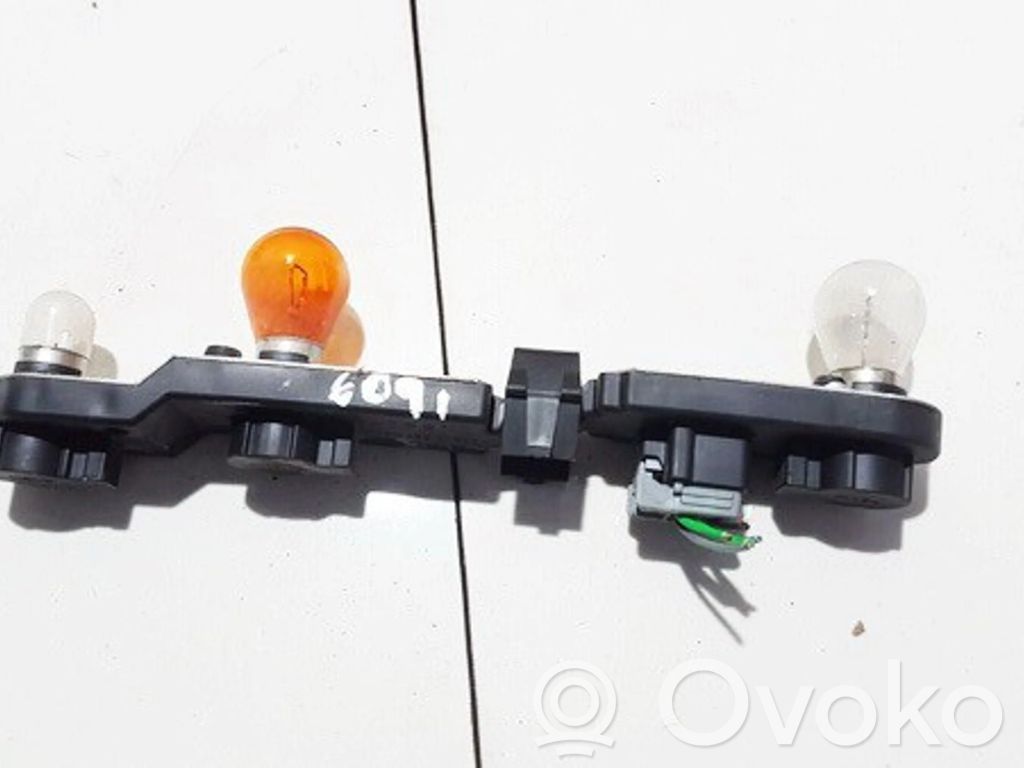 Porte ampoule de feu arrière