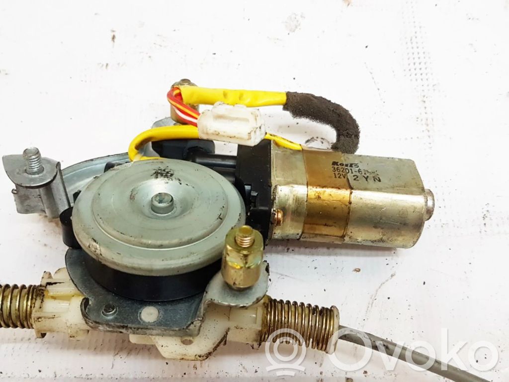 Motor del regulador de la ventanilla de la puerta delantera