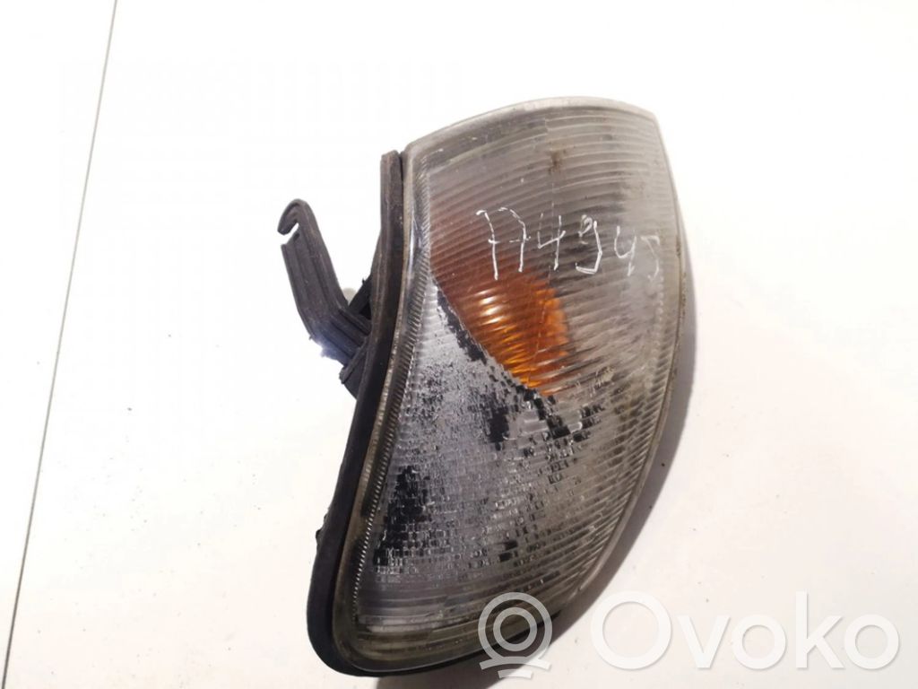 Nissan Almera Kierunkowskaz przedni 