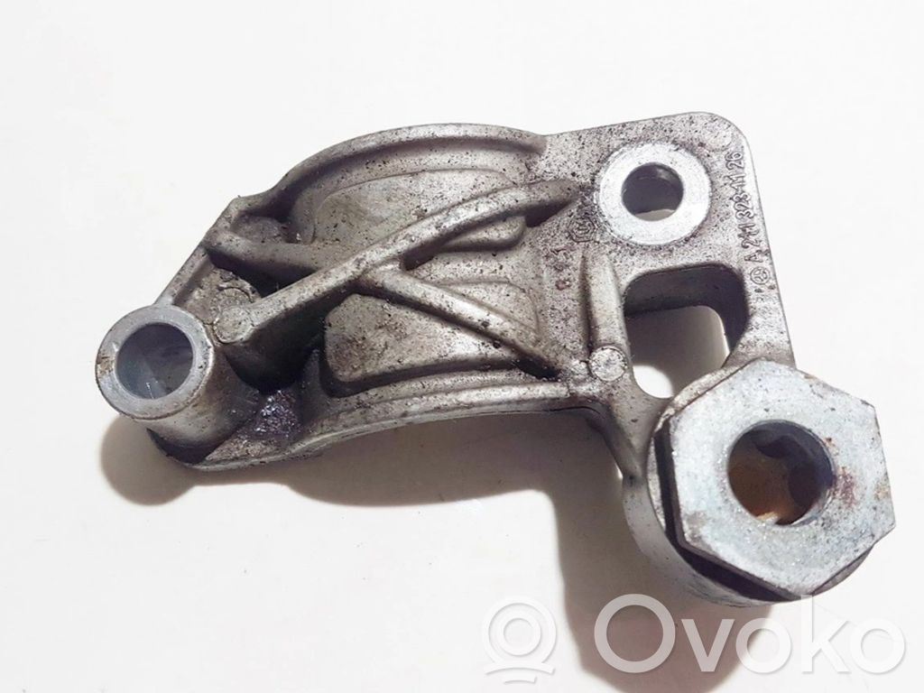 Mercedes-Benz E W211 Suport motor 