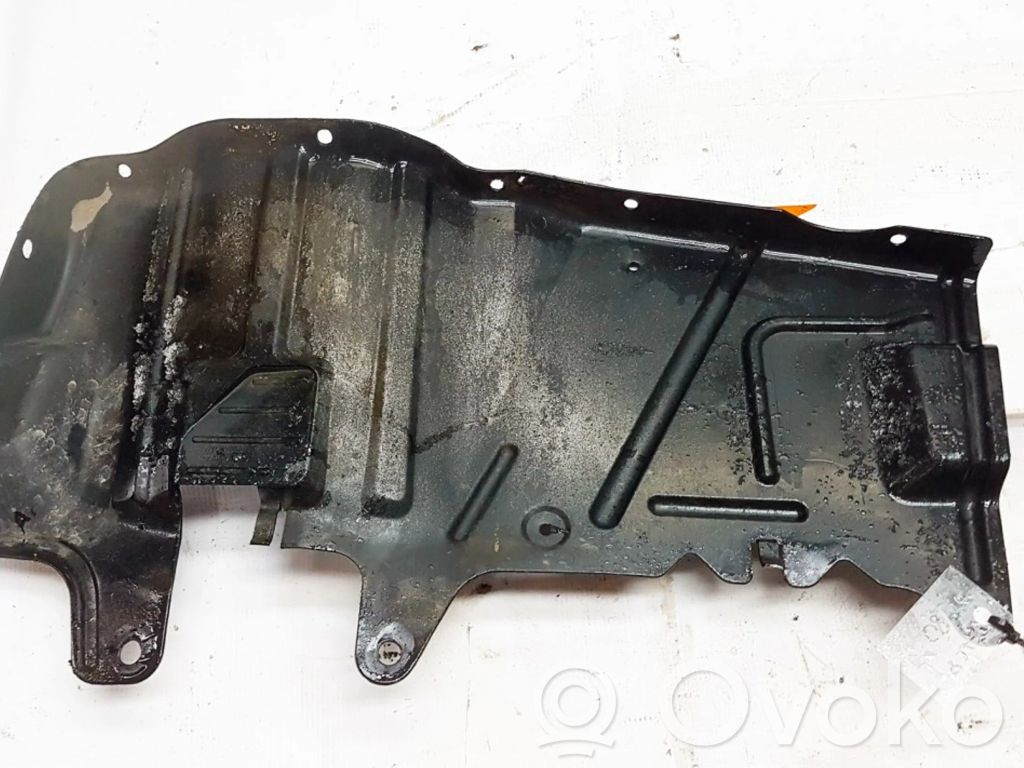 Mitsubishi Carisma Osłona dolna silnika 