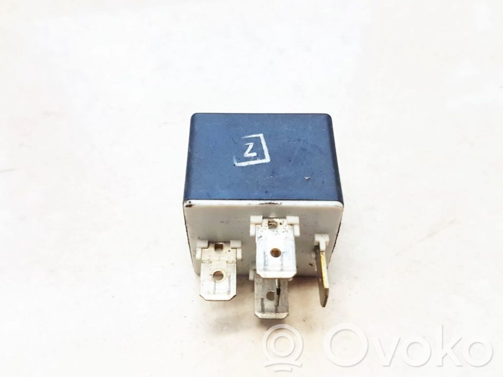 Alte relee   12V25A03501,12V25A03501