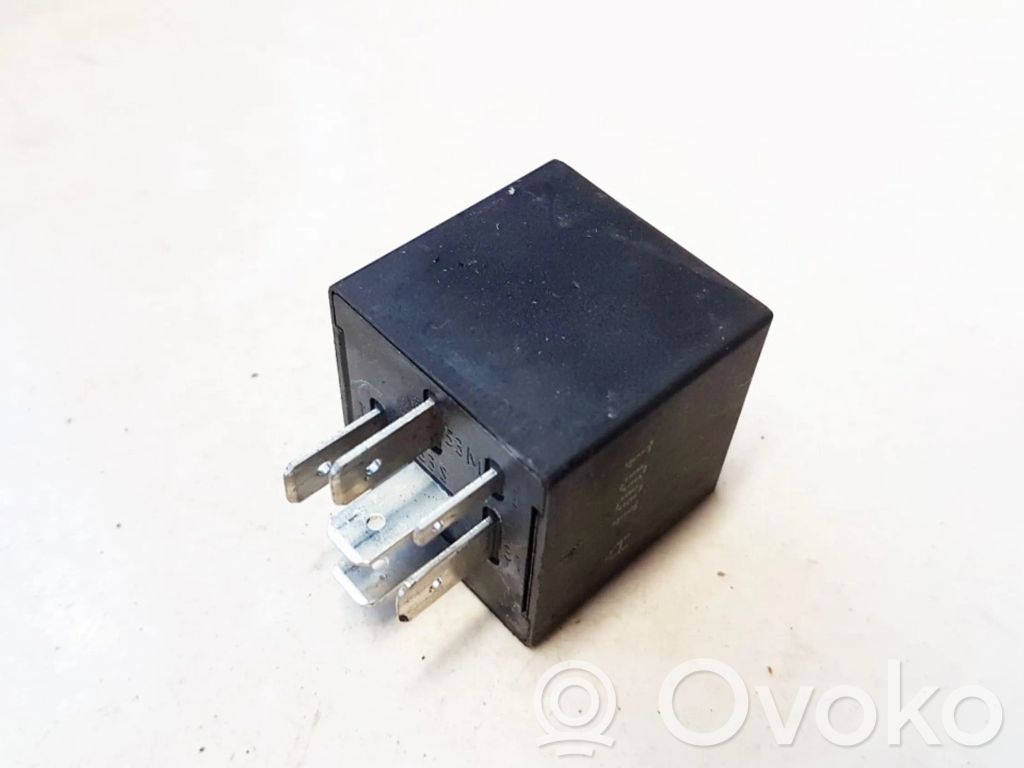 Volkswagen Polo III 6N 6N2 6NF Inne przekaźniki 