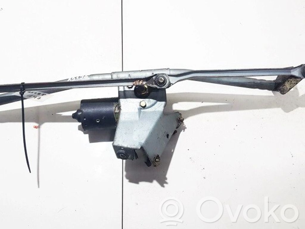 Audi 100 200 5000 C3 Tringlerie et moteur d'essuie-glace avant 