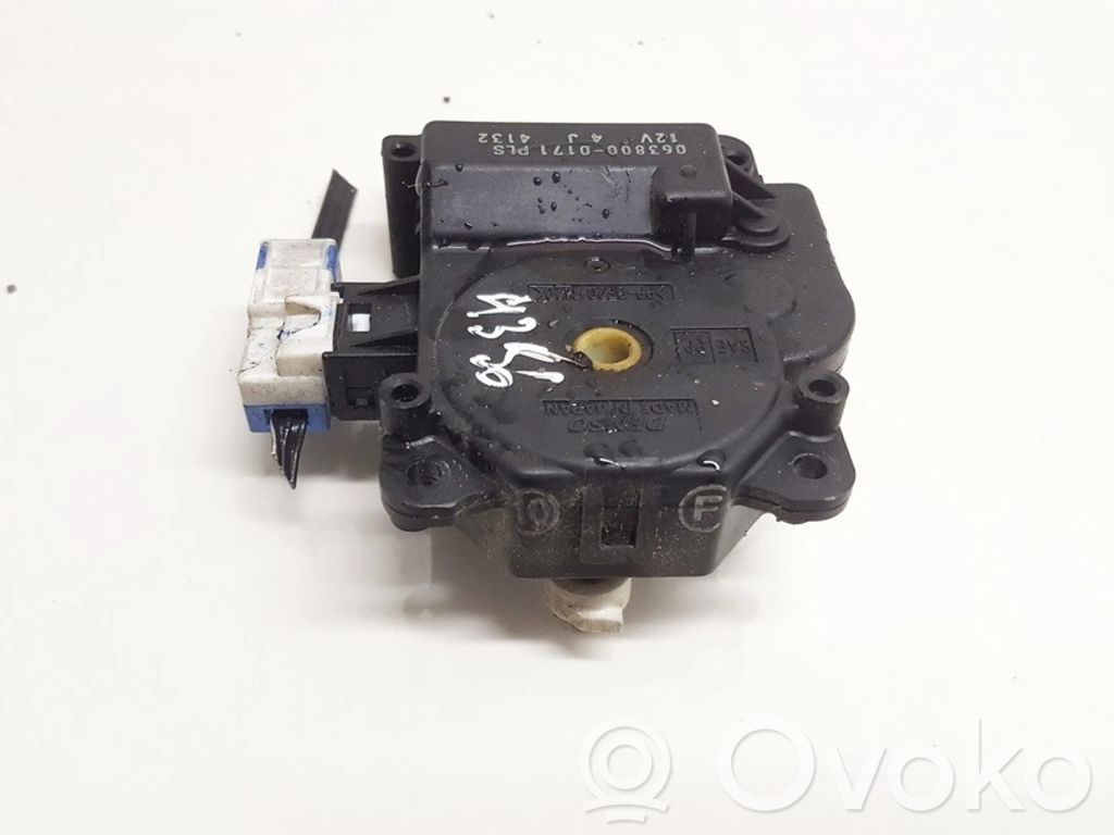 Lexus IS 220D-250-350 Silniczek nagrzewnicy 