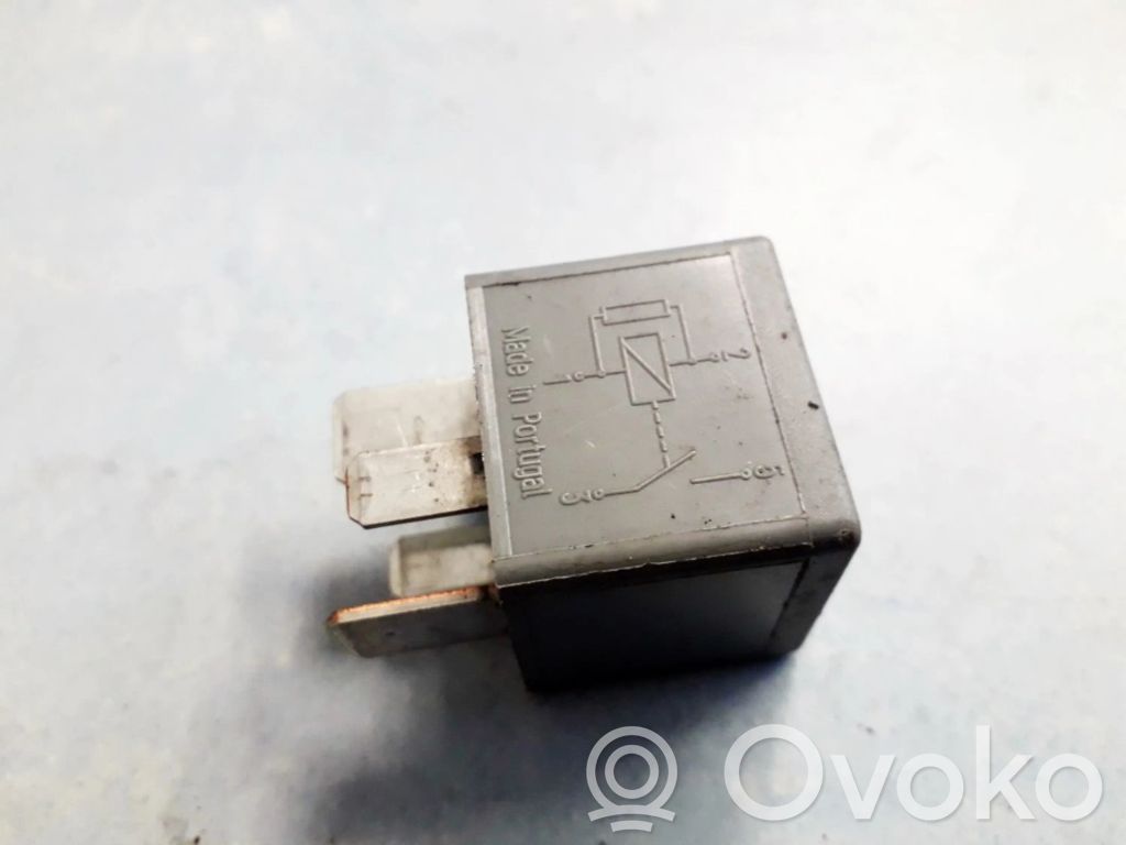 Ford Mondeo Mk III Sonstige Relais 