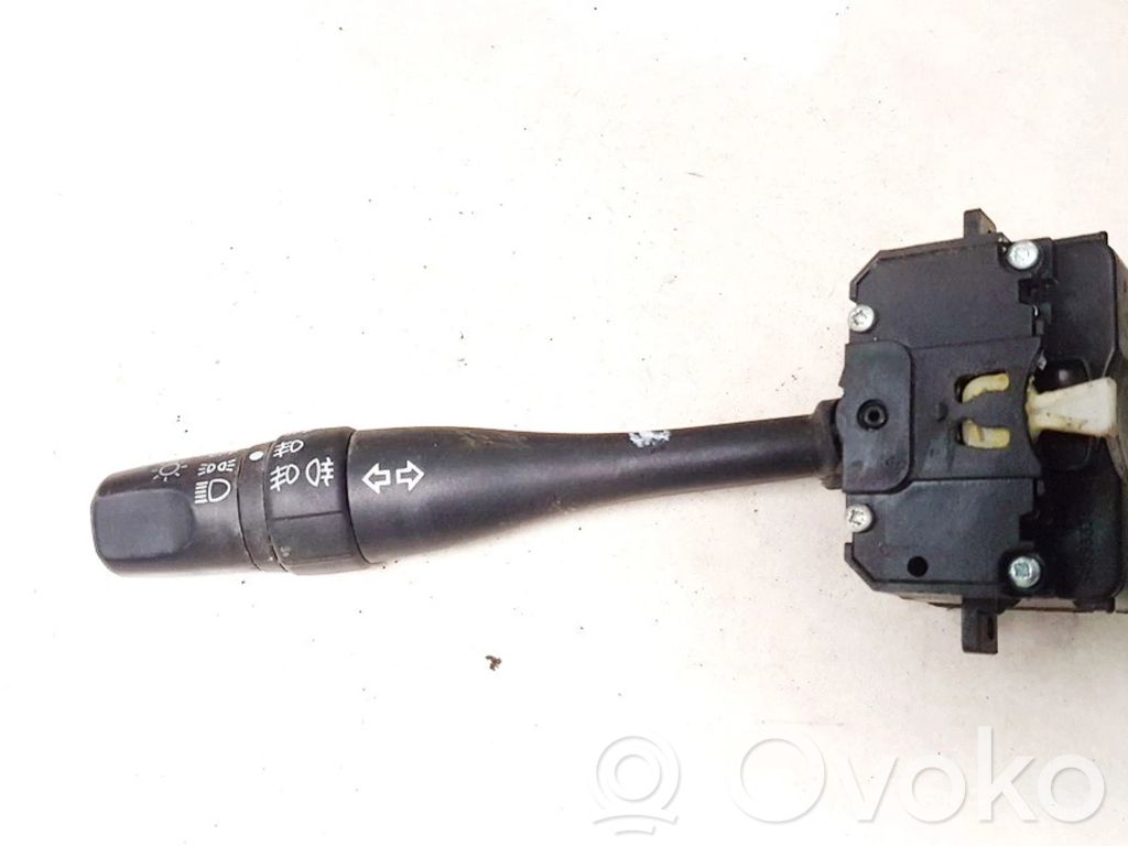Nissan Almera Tino Leva indicatori 
