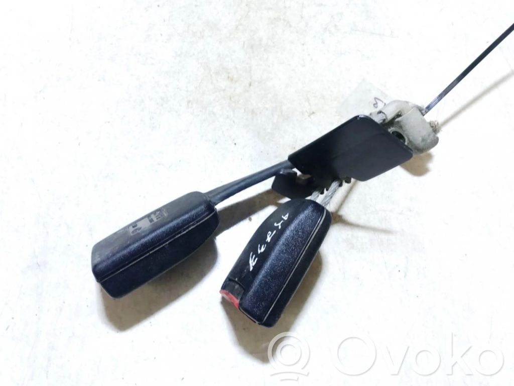 Volkswagen PASSAT B5 Gurtschloss hinten 