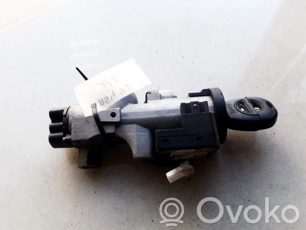 Nissan Almera Tino Contact aprindere 
