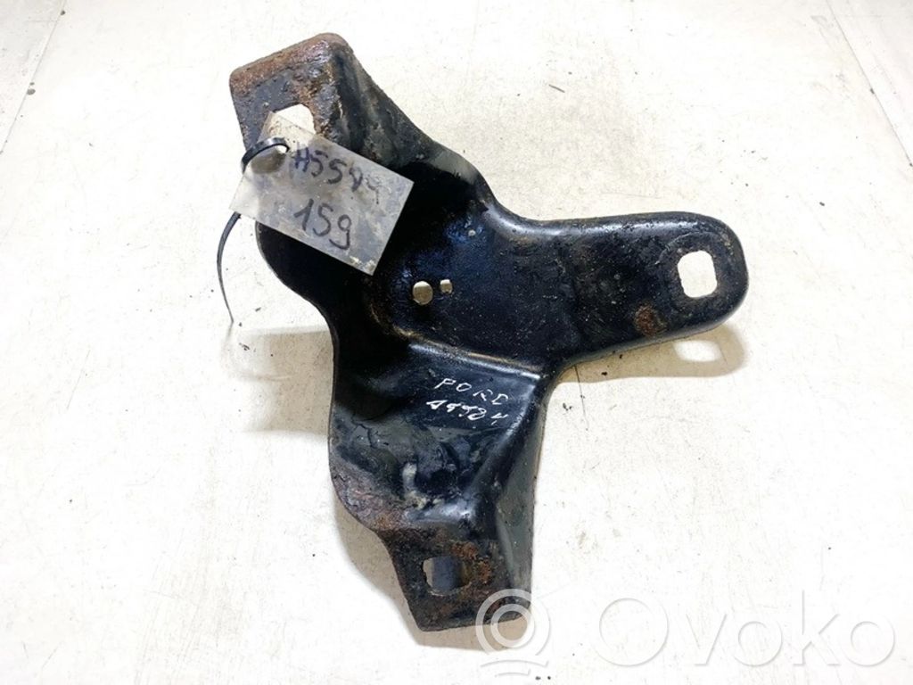 Ford Focus Engine mounting bracket 