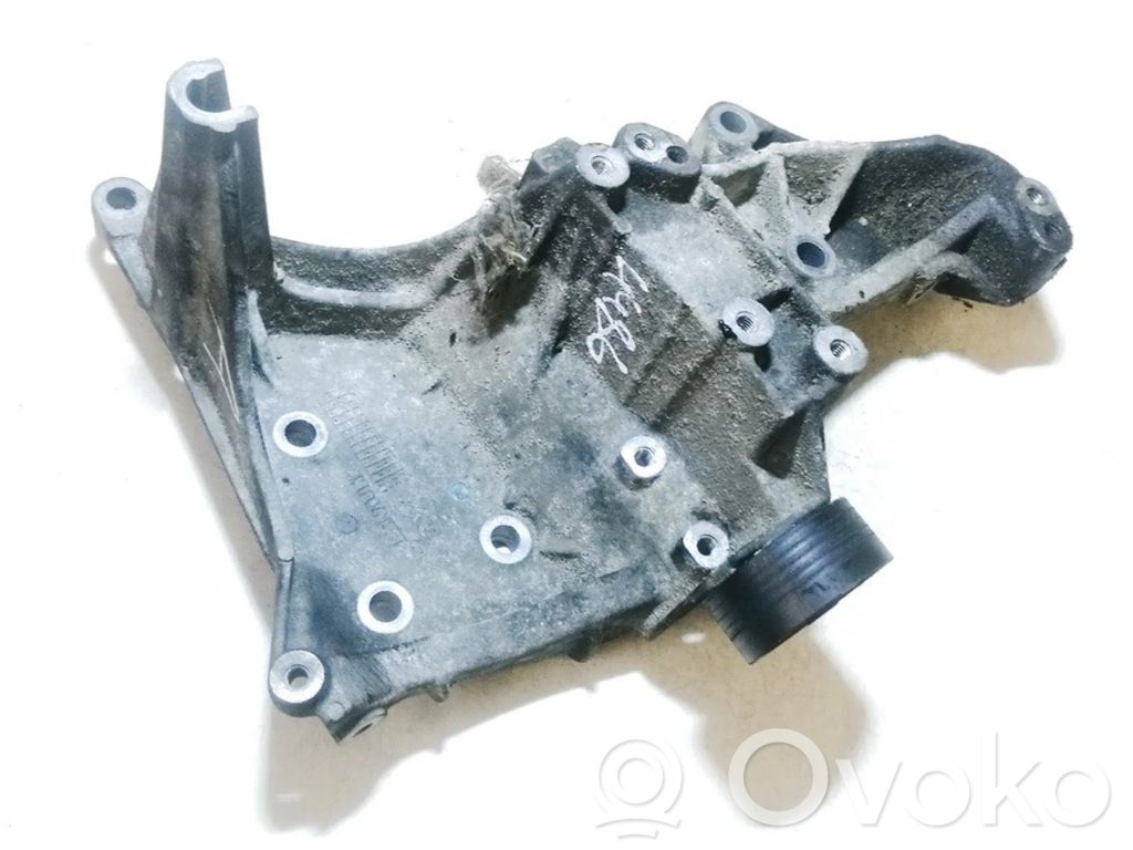 Renault Scenic I Engine mounting bracket 