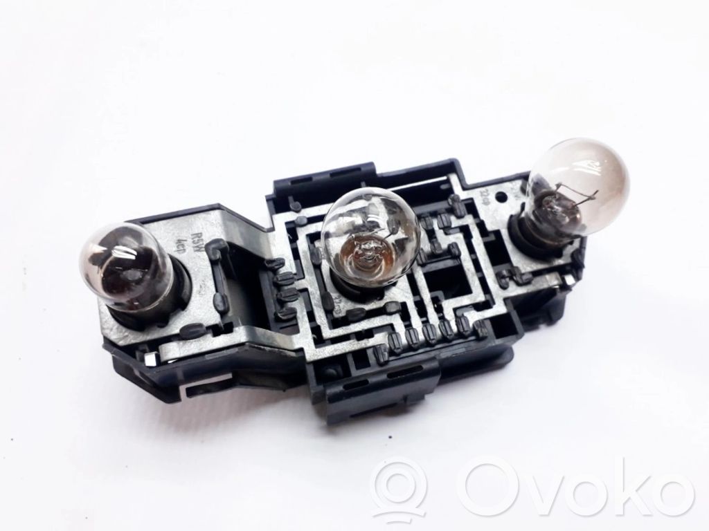 Volkswagen PASSAT B4 Wkład lampy tylnej
