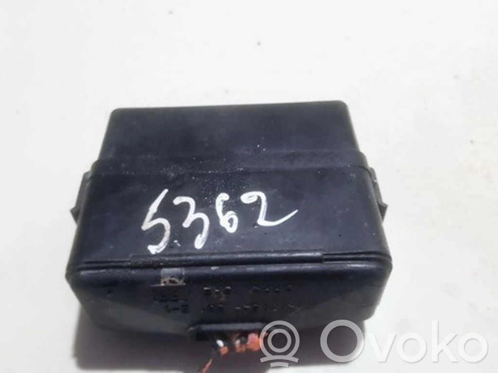 Opel Frontera B Juego de caja de fusibles 