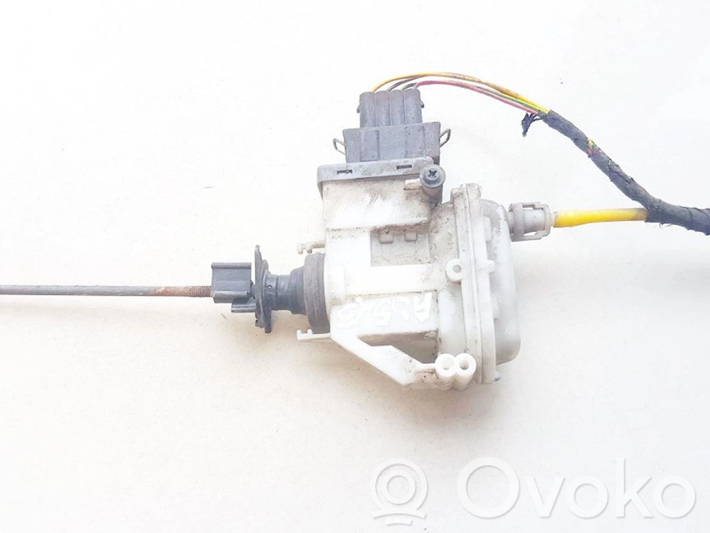 Volkswagen PASSAT B4 Pompa a vuoto chiusura centralizzata