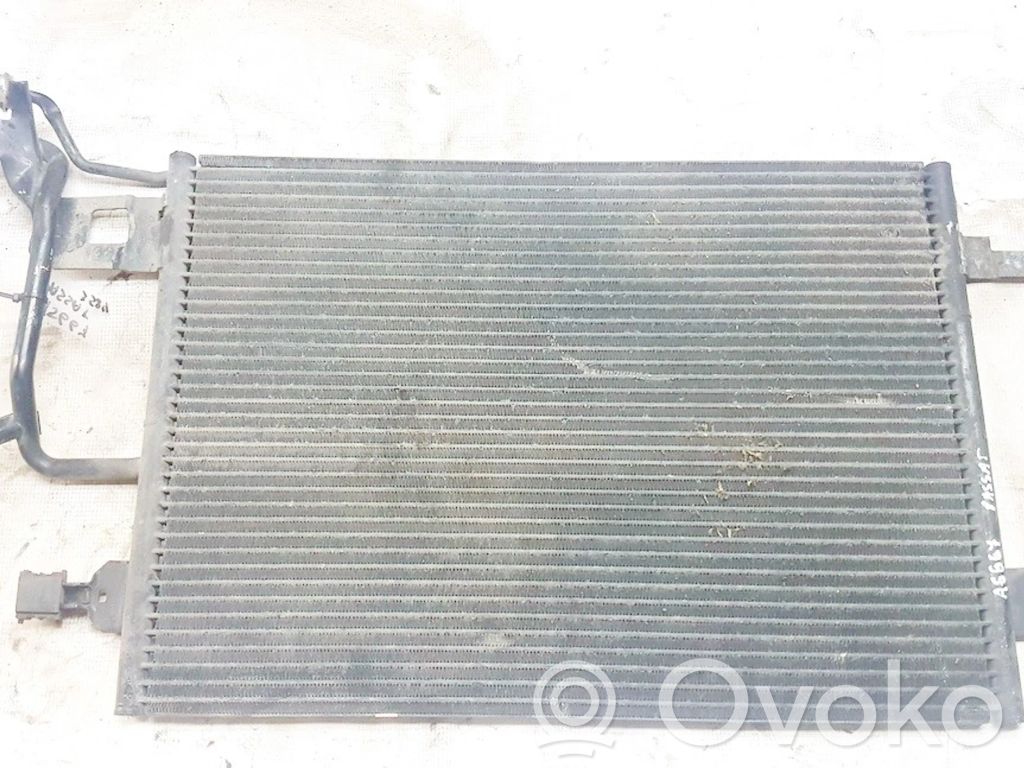 Volkswagen PASSAT B5 Radiateur condenseur de climatisation 