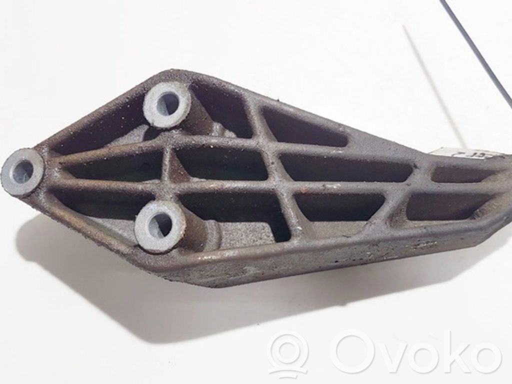 Opel Vectra B Engine mounting bracket 