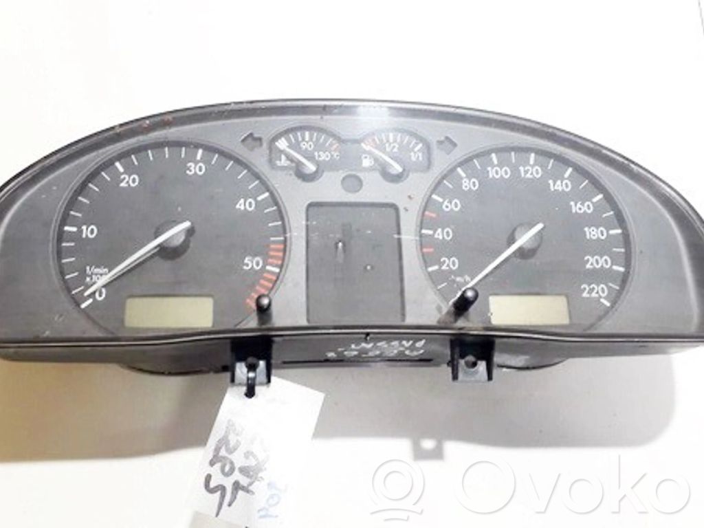 Volkswagen PASSAT B5 Tachimetro (quadro strumenti)