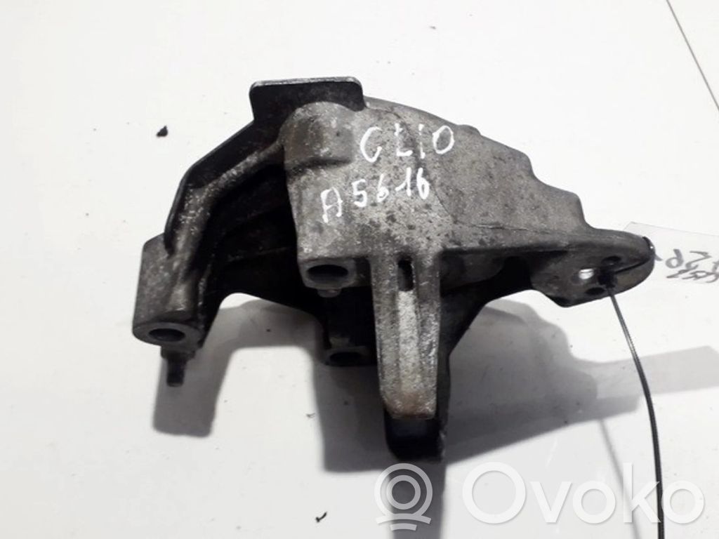 Renault Clio II Engine mount bracket 