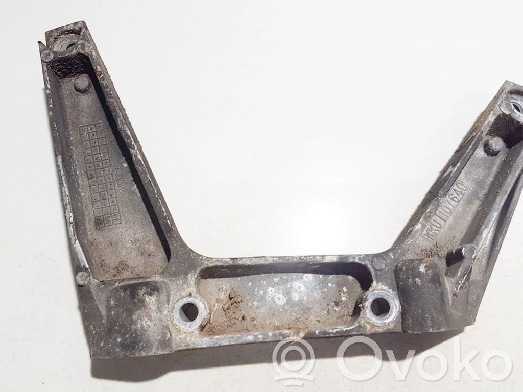Rover 75 Engine mounting bracket 