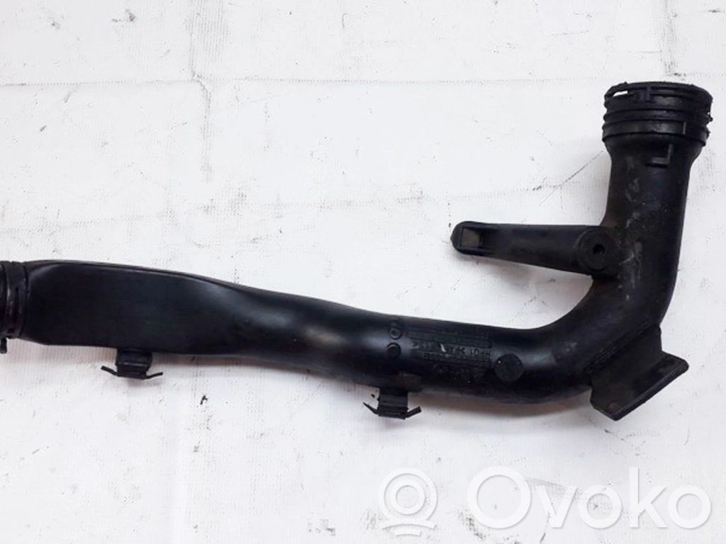 Volkswagen PASSAT B5.5 Furtun/conductă intercooler 