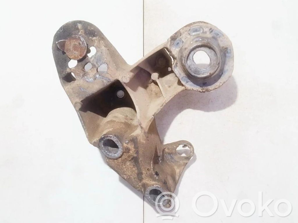Łapa / Mocowanie silnika   4B0199351,4B0199351