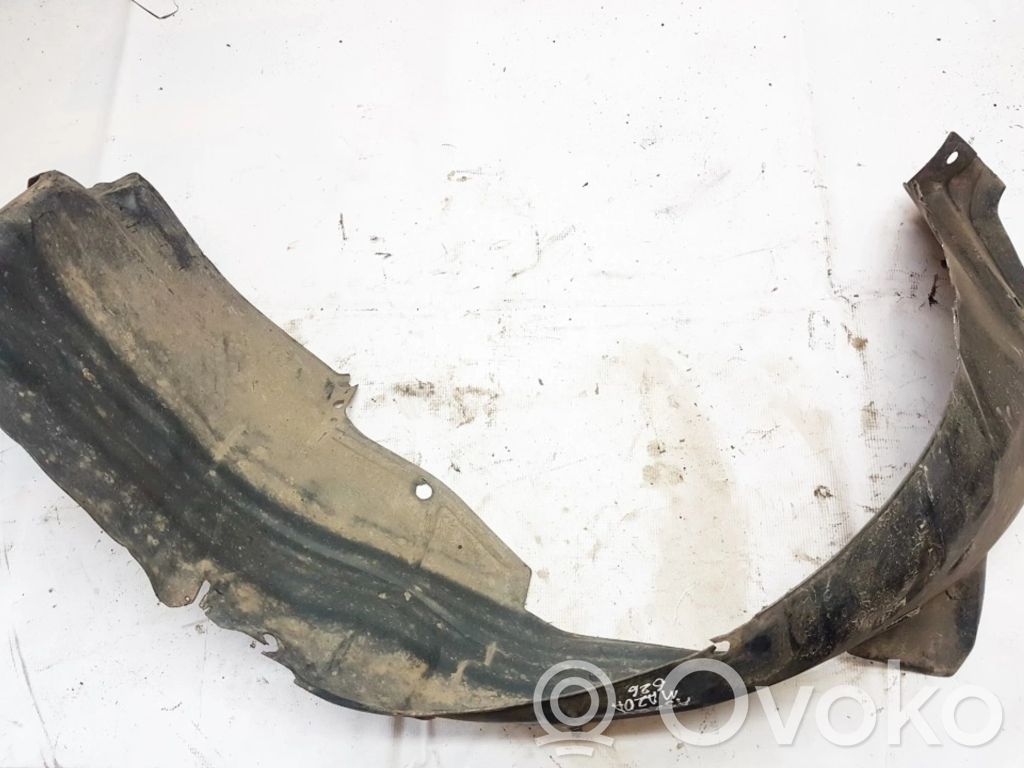 Mazda 626 Rivestimento paraspruzzi passaruota anteriore 